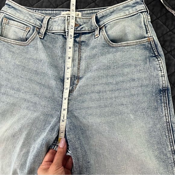 Abercrombie & Fitch Womens 28 6 Mom Jeans High Rise Light Wash Blue B - Picture 5 of 7